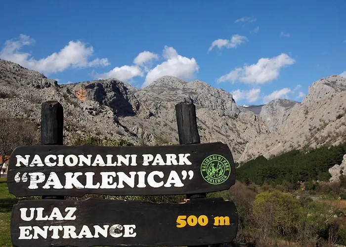 & Masa Starigrad Paklenica